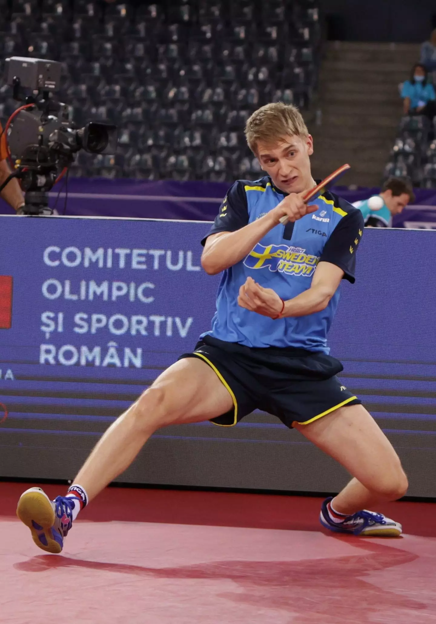 瑞典选手在乒乓球赛场上实现逆袭