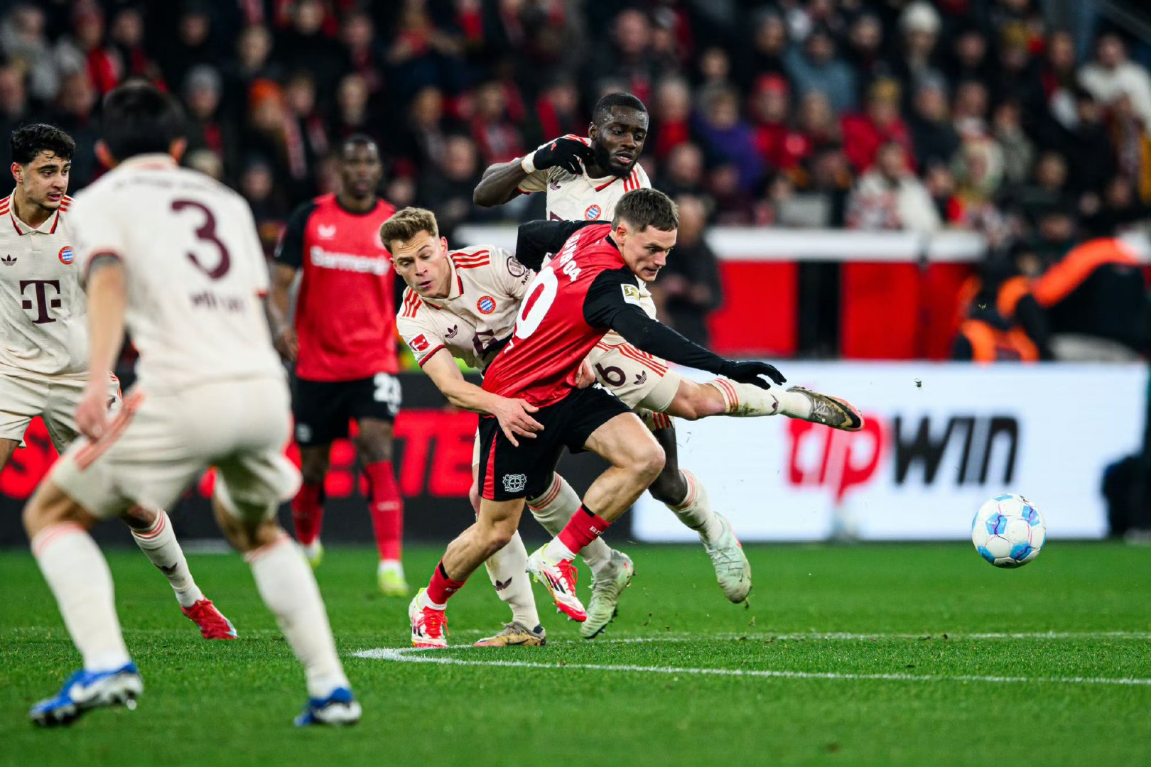 同乐城app下载-狼堡队在本土足球比赛中赢得比赛