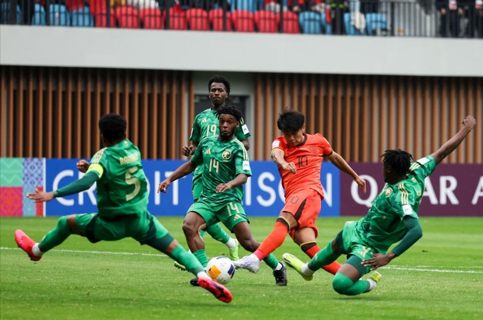 同乐城地址-包含布莱克本前锋攻击犀利，球队多精妙传球遭破解的词条