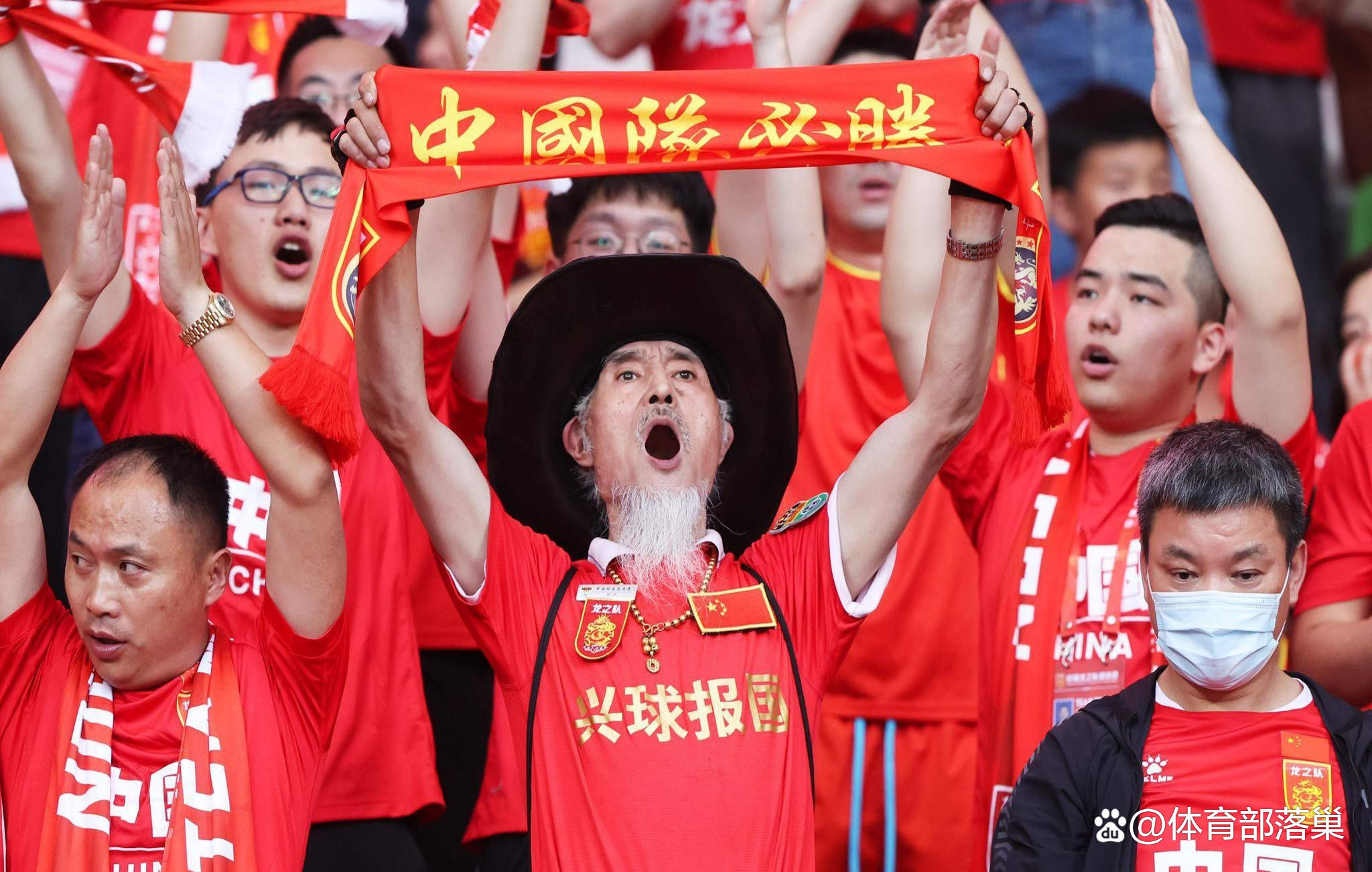 同乐城下载-中国篮球联赛开锣，球迷们纷纷涌入现场