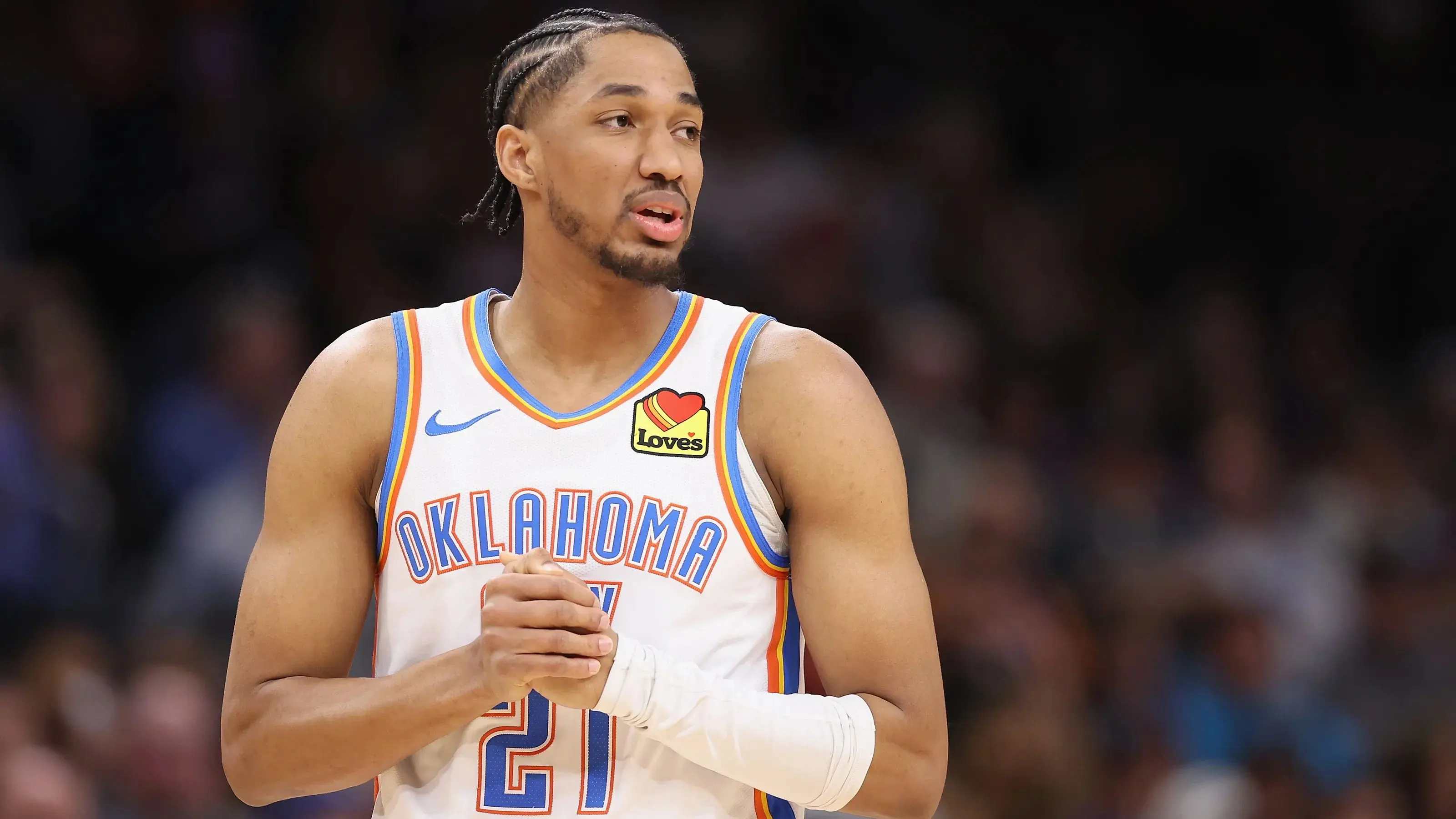 雷霆队年轻球员在场上勇敢亮相，获得肯定的简单介绍