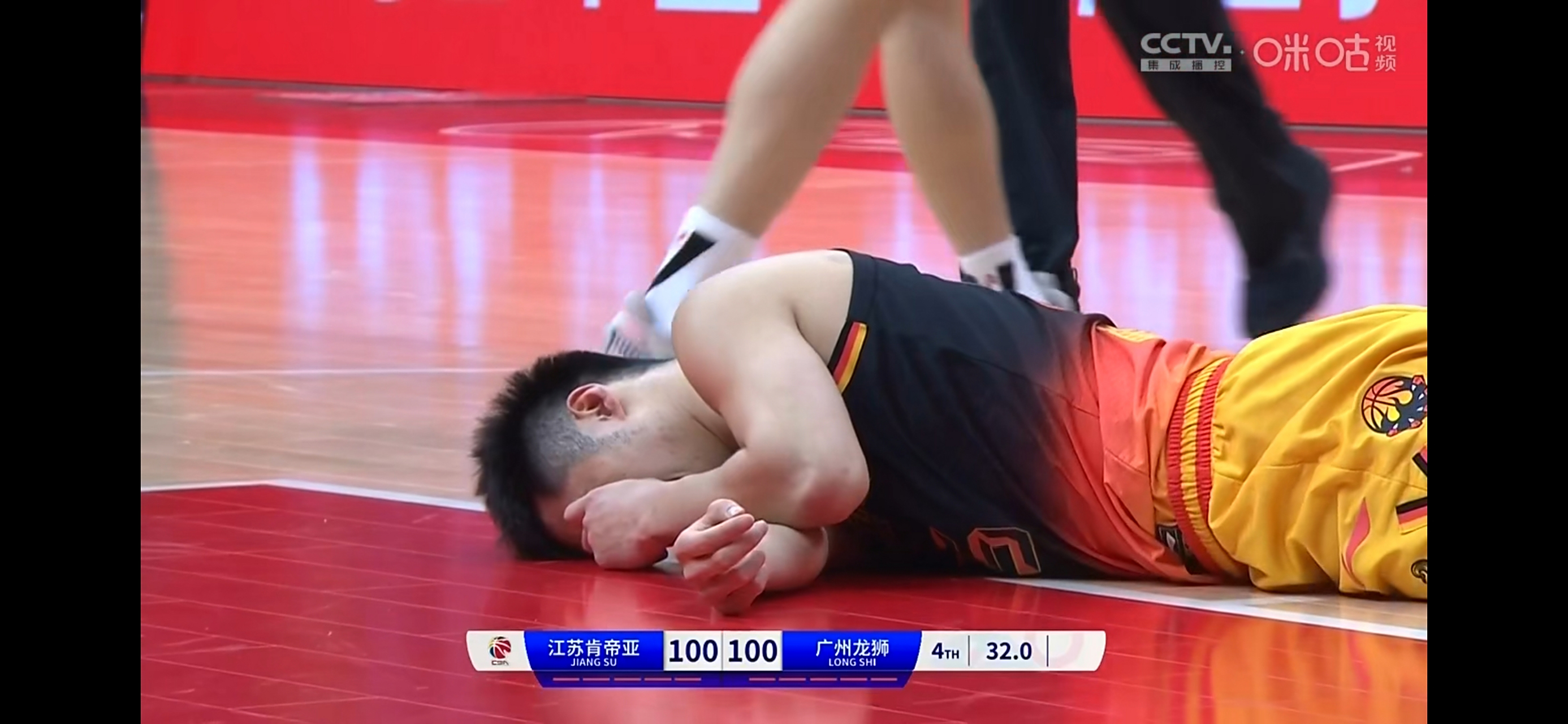 广州男篮战术出彩，成功击败江苏队