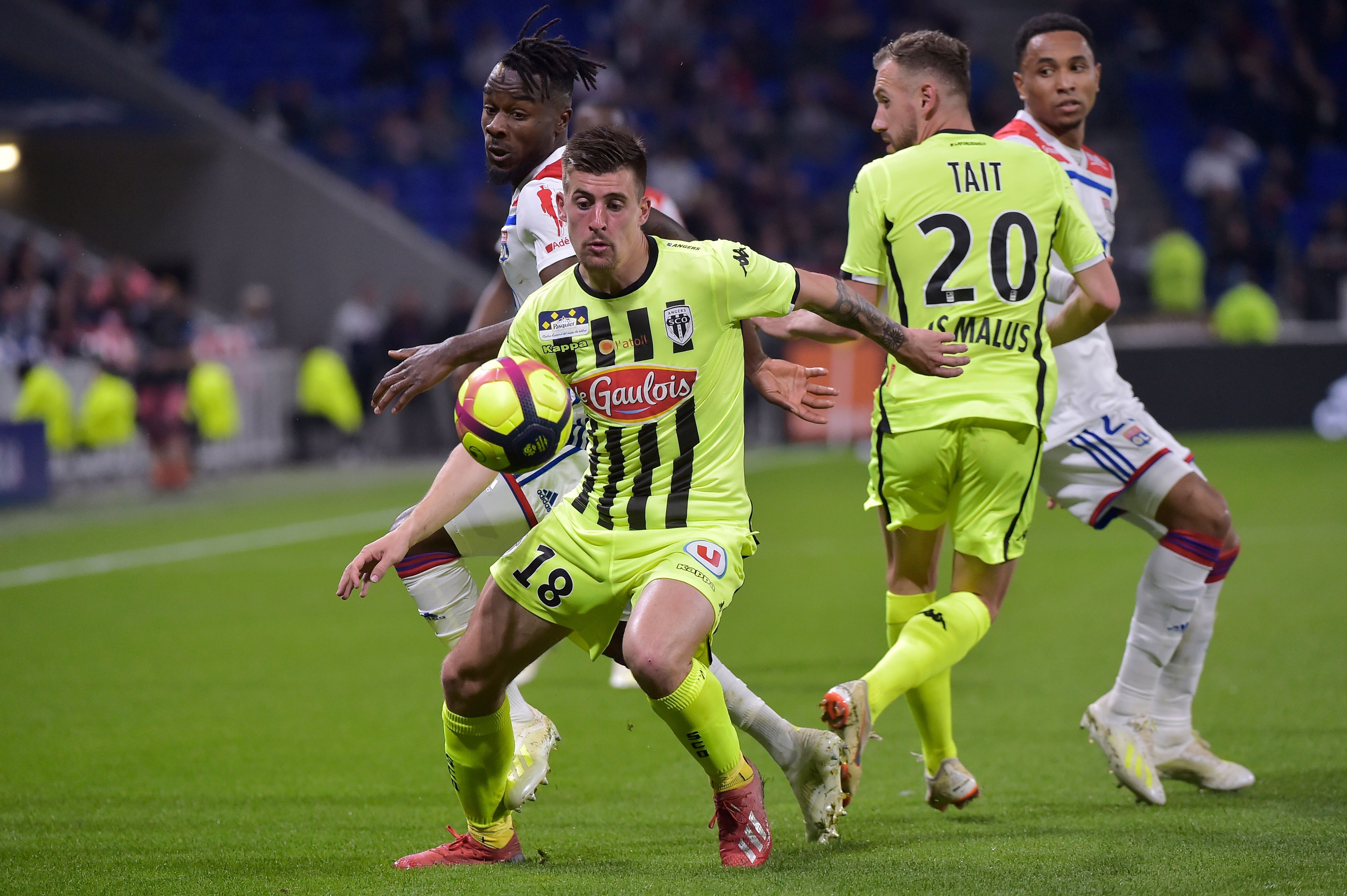 包含里昂球员本E展现出色状态，球队迎来胜利利器的词条