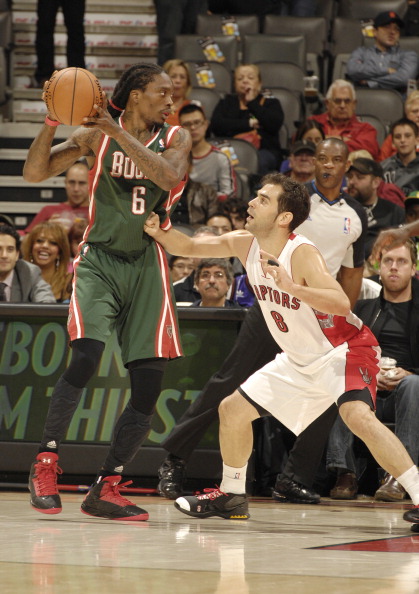 猛龙禁区防守强硬，对手难以突破