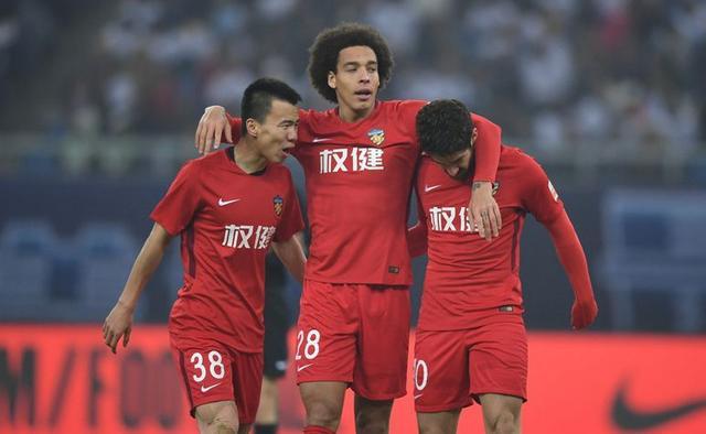 包含天津泰达客场不敌广州富力，遭遇两连败的词条