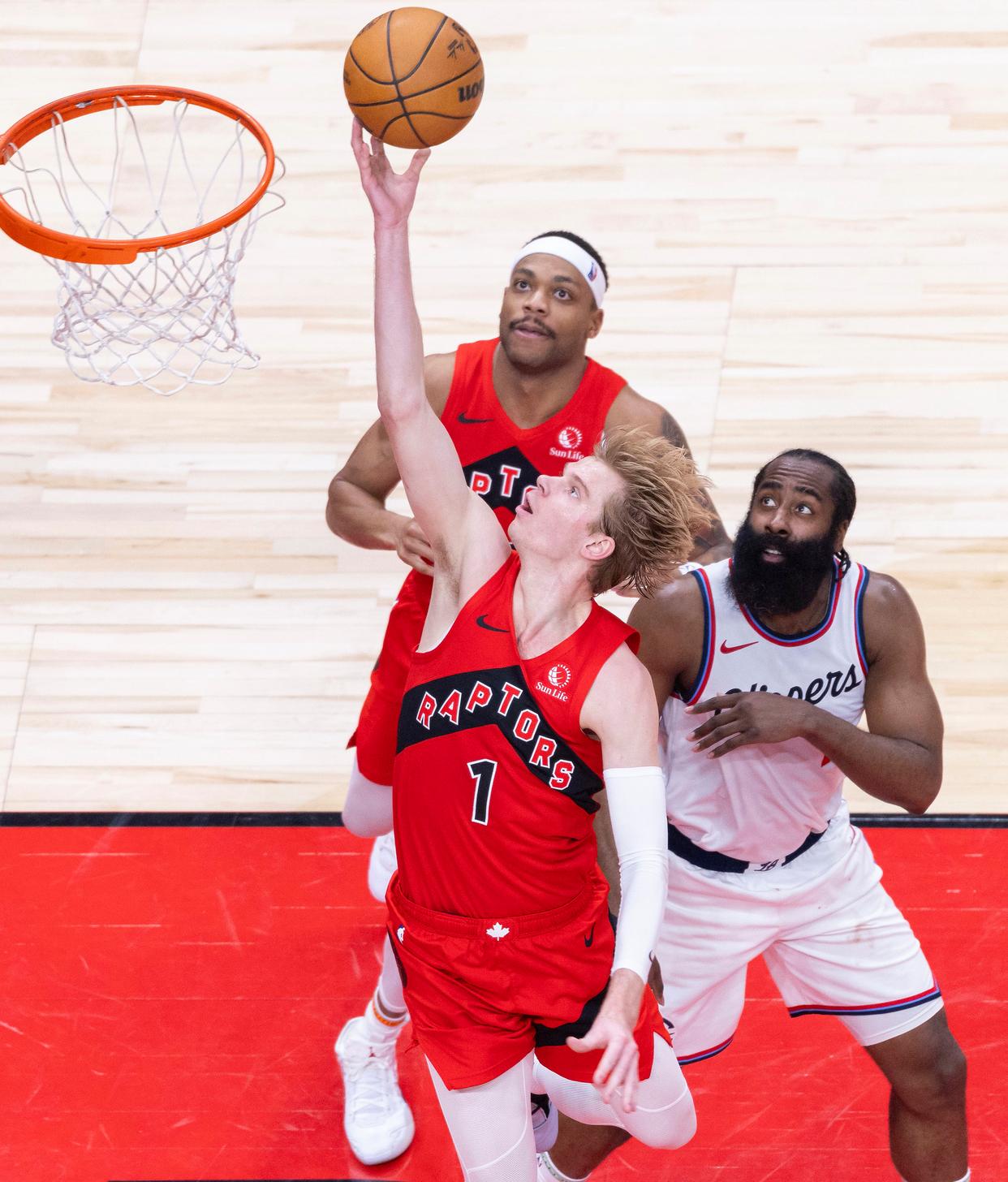 猛龙客场力克快船，全队表现统一取得突破性胜利的简单介绍