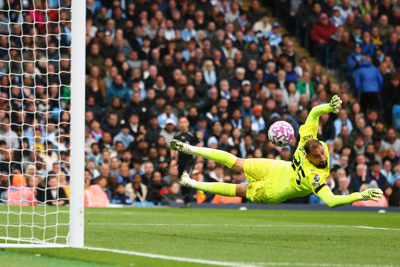 同乐城娱乐-曼城客场大胜，锁定小组第一！