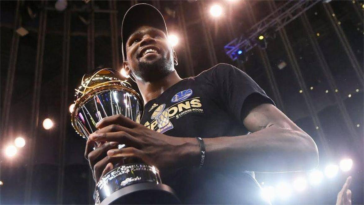 包含杜兰特重回赛场，获得联盟热捧的词条