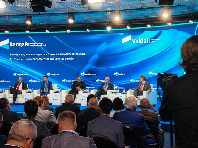 全世界都在谈论这场比赛，燃起热烈讨论