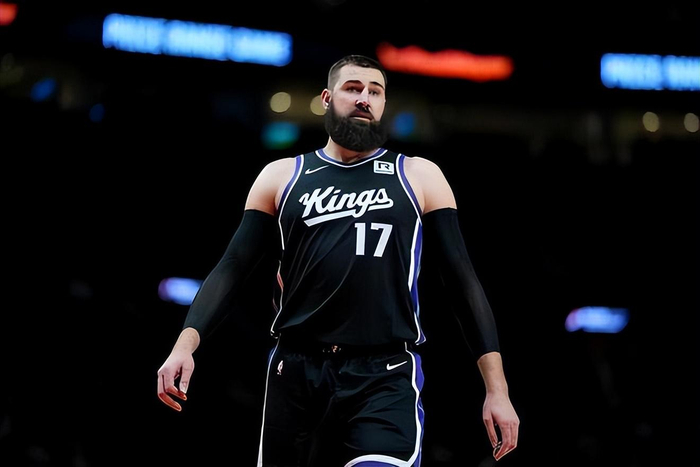 掘金内线展现统治力，助球队稳定战局的简单介绍